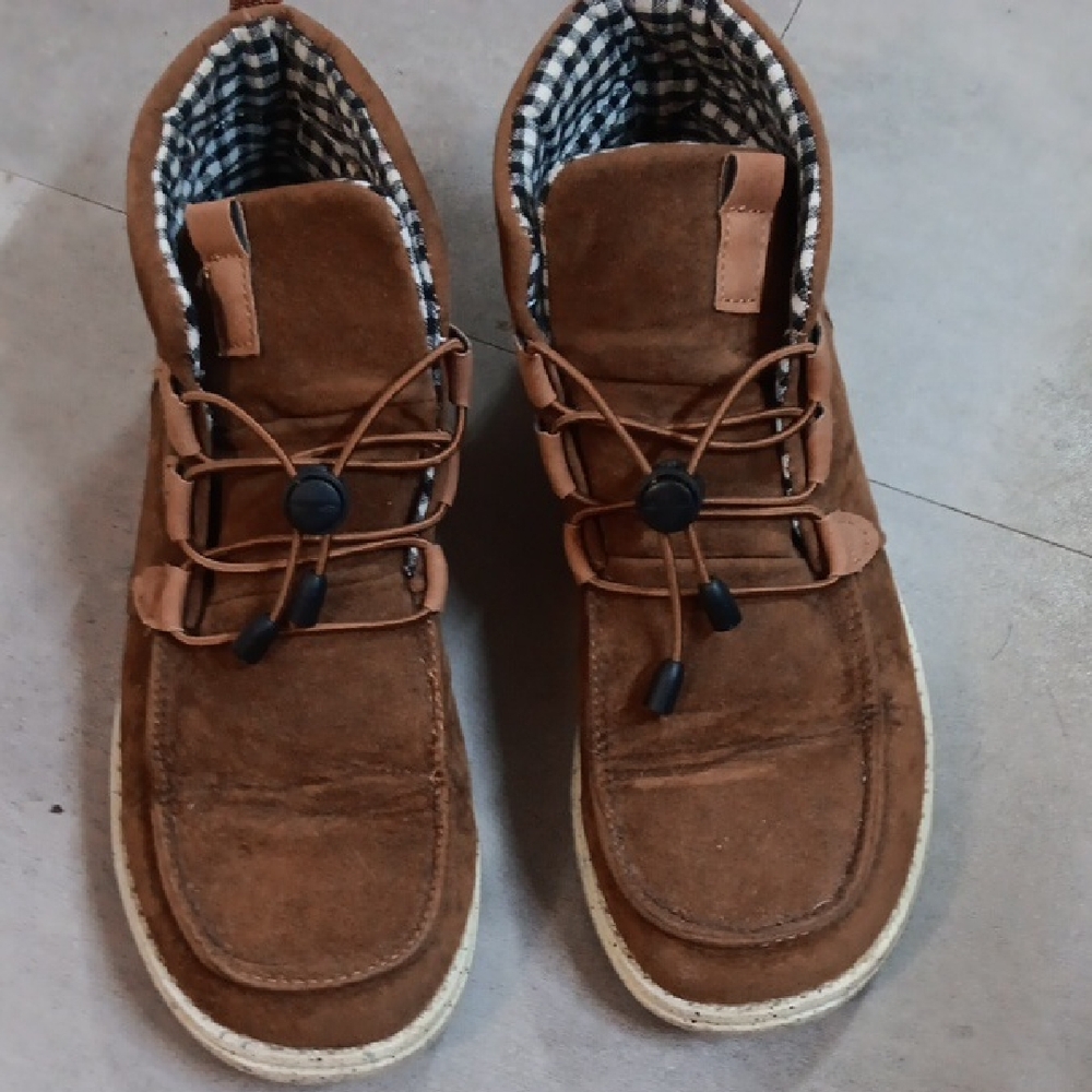 Men's Tan Suede Chukka Boots